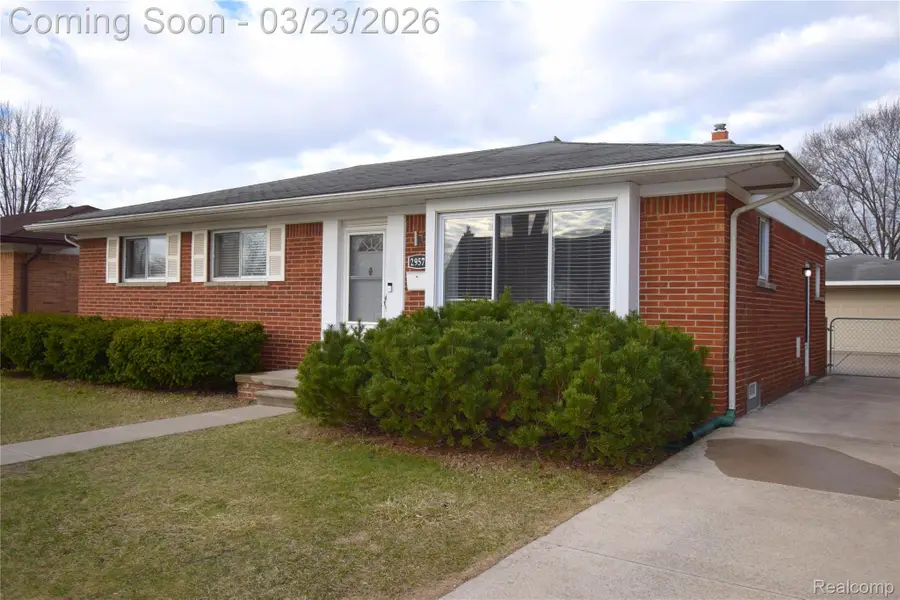 29579 Fairfield Drive, Warren, MI 48088 - #2