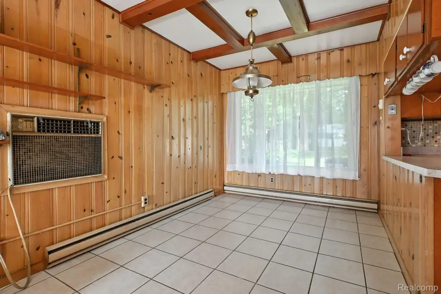 8814 Pellett Dr, Webster, MI 48189 - #3