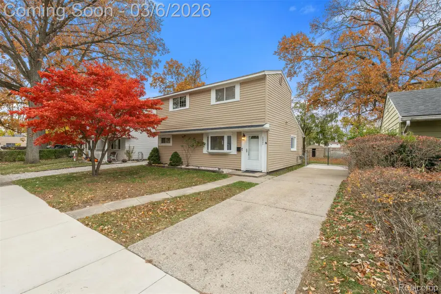 34441 Phyllis Street, Wayne, MI 48184 - #3