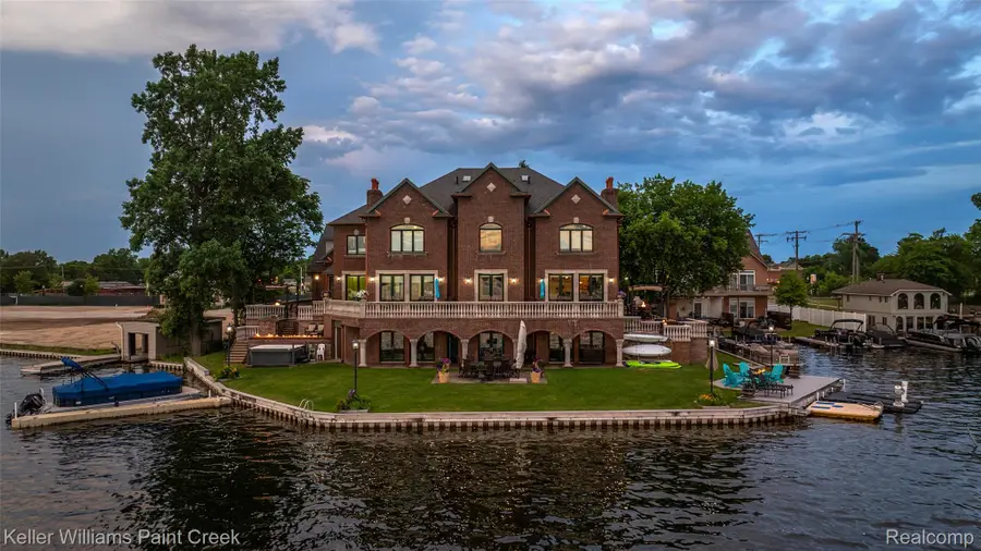 328 S Broadway Street, Lake Orion, MI 48362 - #2