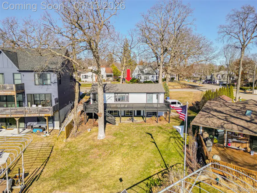 2918 Woodbine Drive, Waterford, MI 48328 - #3