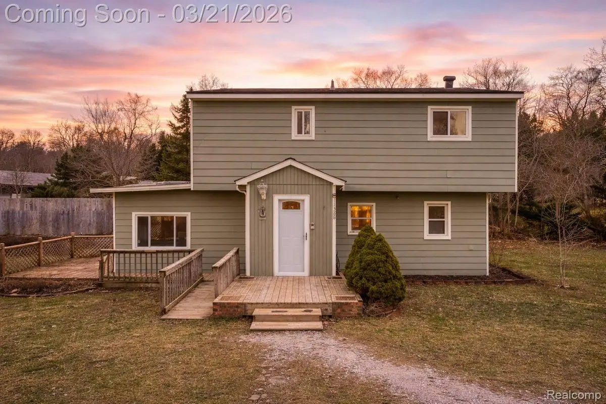 11388 Sunset Boulevard, Pinckney, MI 48169 - #1