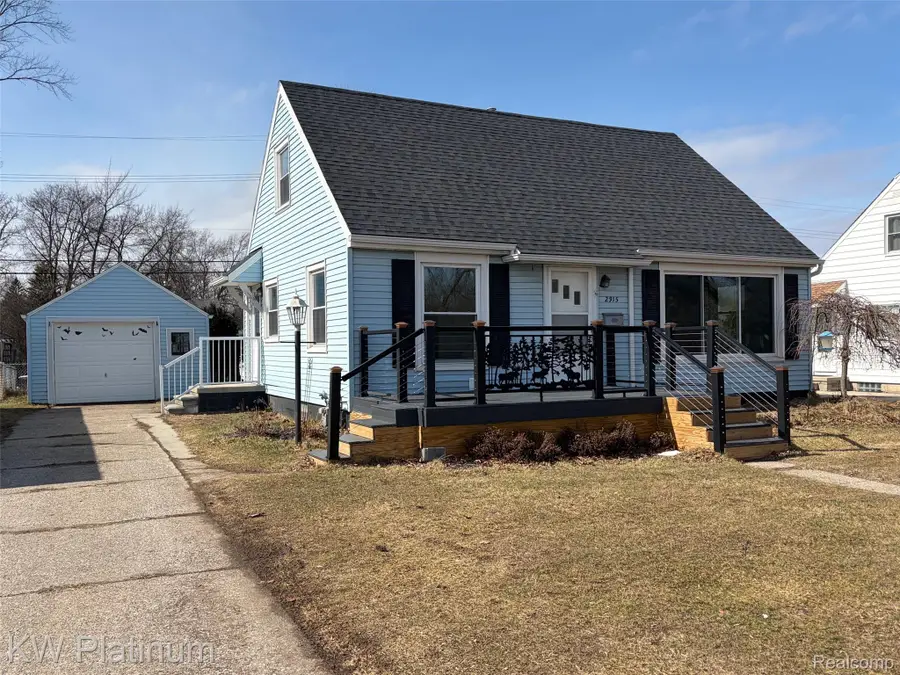2915 10th Avenue, Port Huron, MI 48060 - #2