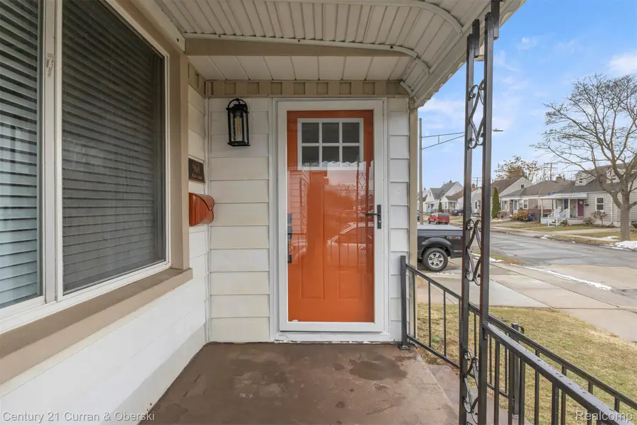 960 White Avenue, Lincoln Park, MI 48146 - #3