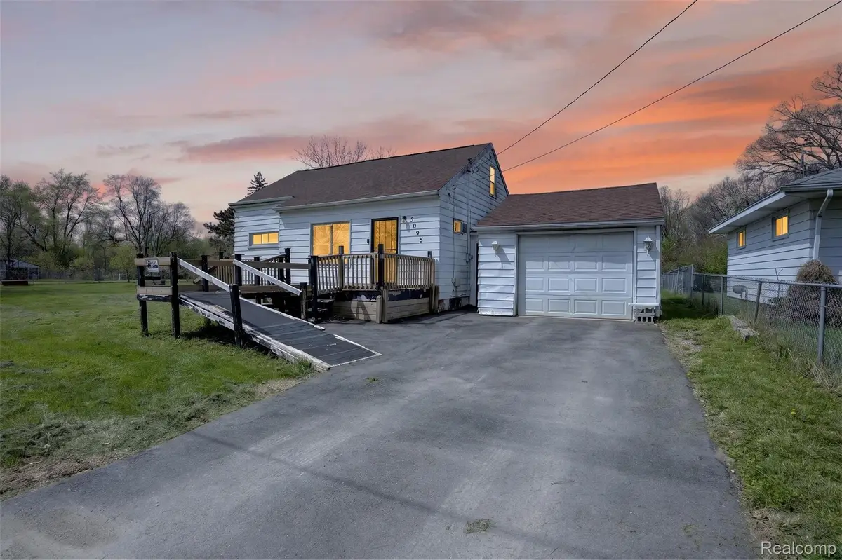 3095 Maywood Drive, Flint, MI 48504 - #1