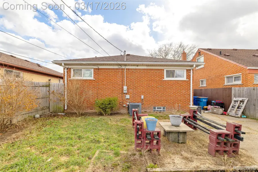 8131 Marian Street, Warren, MI 48093 - #2