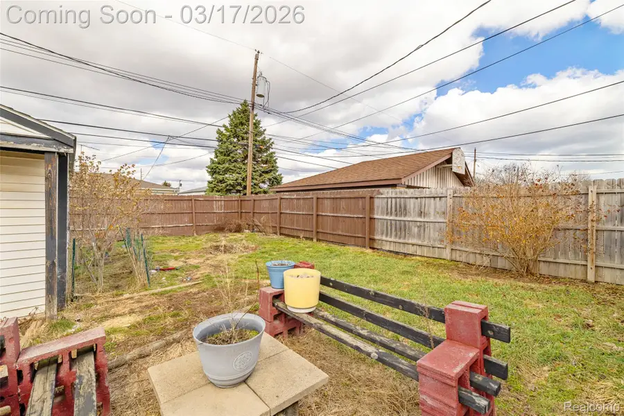 8131 Marian Street, Warren, MI 48093 - #3
