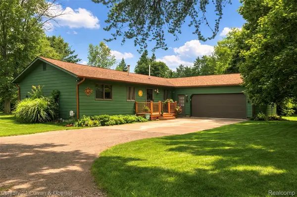 3839 W Pinewood Drive, Roscommon, MI 48653