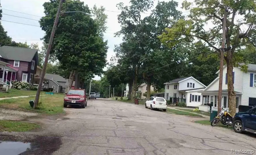 207 N Church Street, Hudson, MI 49247 - #2