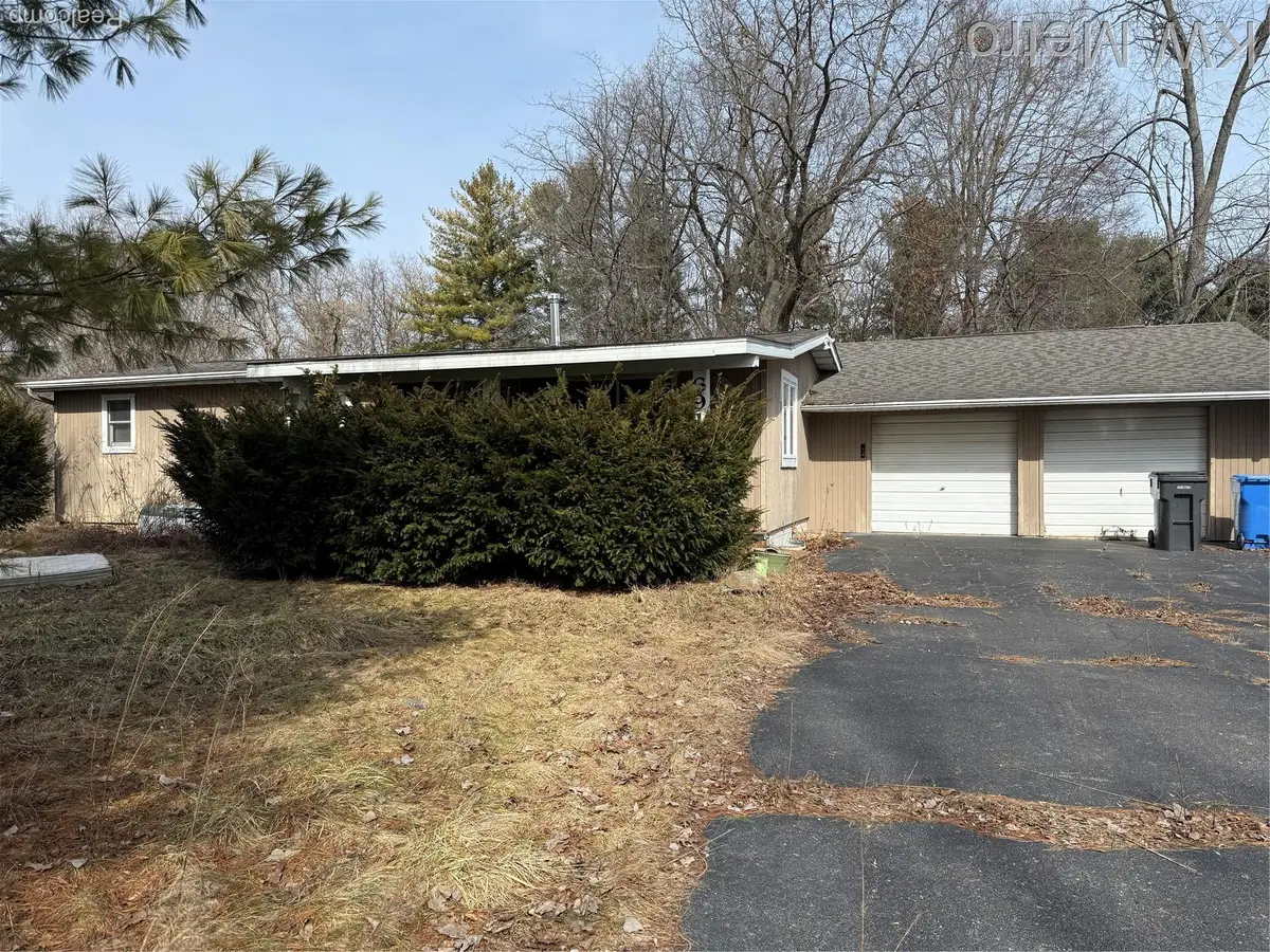 6915 Rink Drive, Brighton, MI 48114 - #1