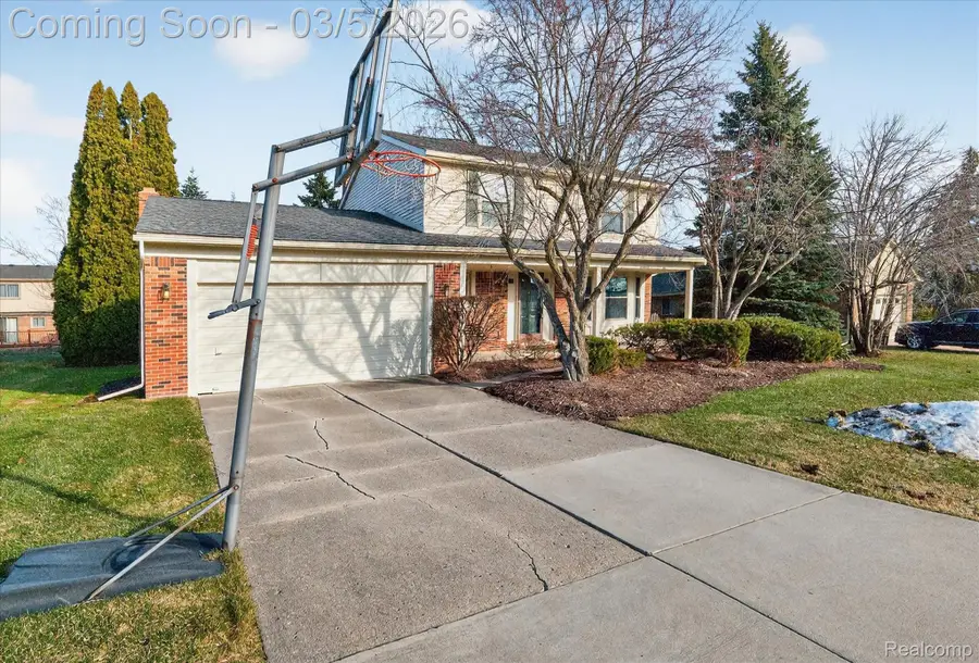 2075 Elkhorn Drive, Rochester Hills, MI 48307 - #3