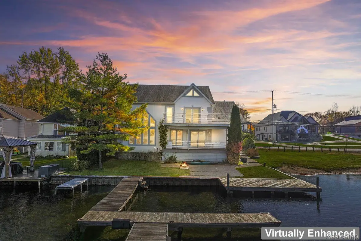 2076 S Long Lake Road, Fenton, MI 48430 - #1