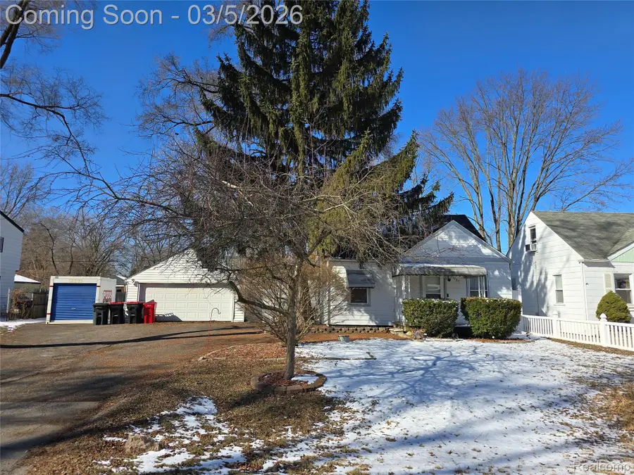 21785 Negaunee Street, Southfield, MI 48033 - #2