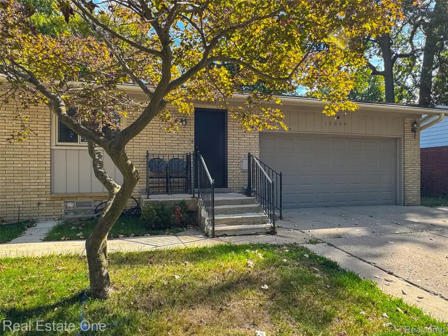 19049 Birchridge Street, Southfield, MI 48075 - #2