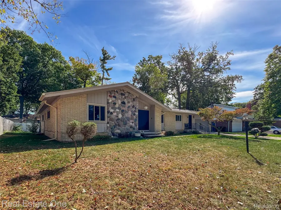 19049 Birchridge Street, Southfield, MI 48075 - #3