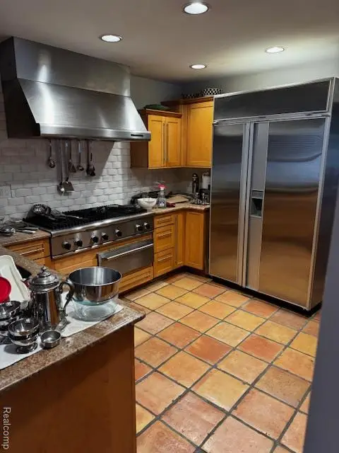 7415 E Franklin Ridge Lane Ne, West Bloomfield, MI 48322 - #2