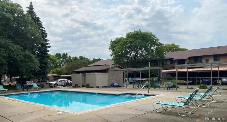 7538 Manor Circle #102, Westland, MI 48185 - #3