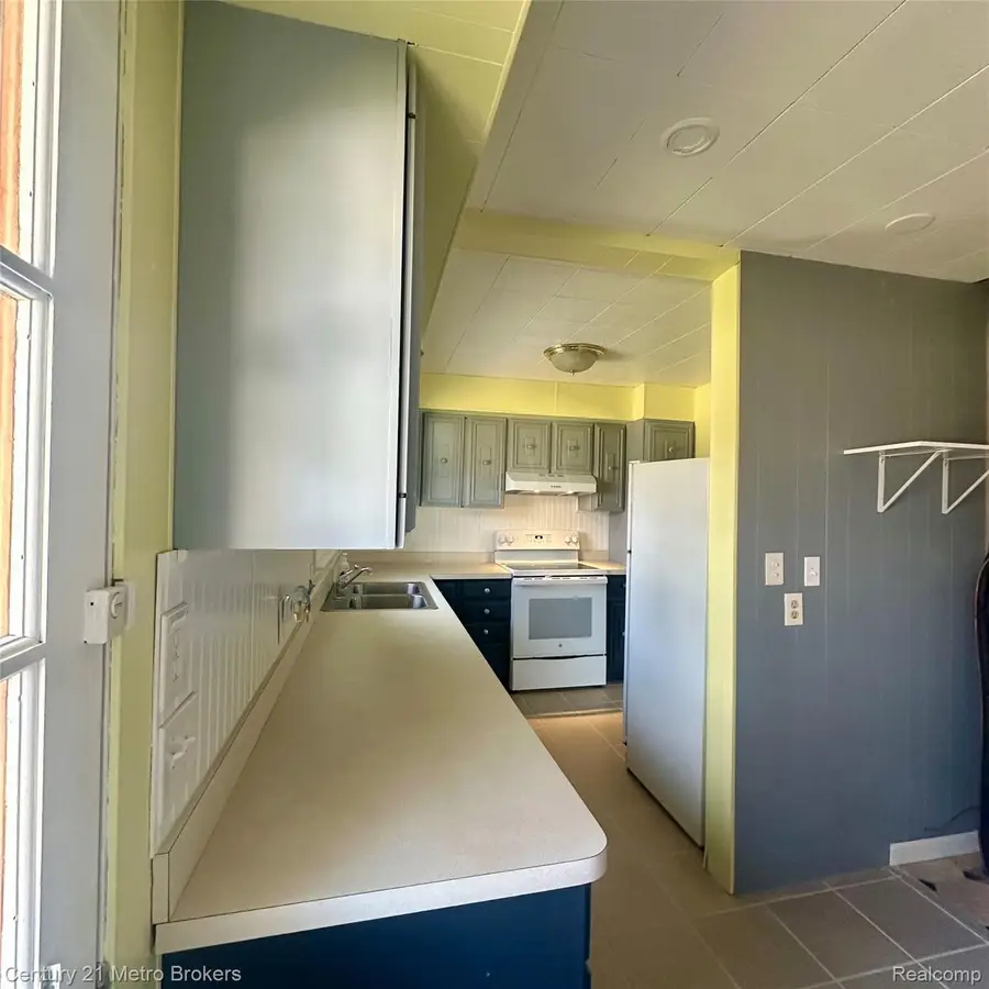 11711 Schram Street, Grand Blanc, MI 48439 - #2