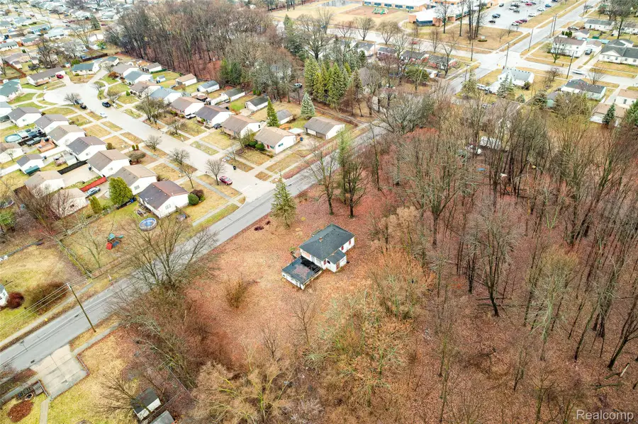 816 S Schuman Street, Westland, MI 48186 - #2