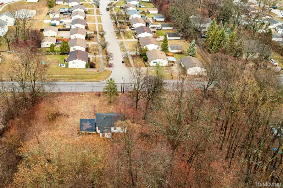 816 S Schuman Street, Westland, MI 48186 - #3