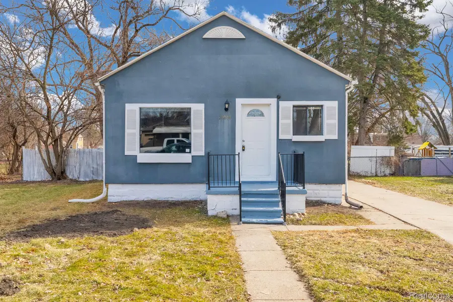 21044 Sunset Avenue, Warren, MI 48091 - #2