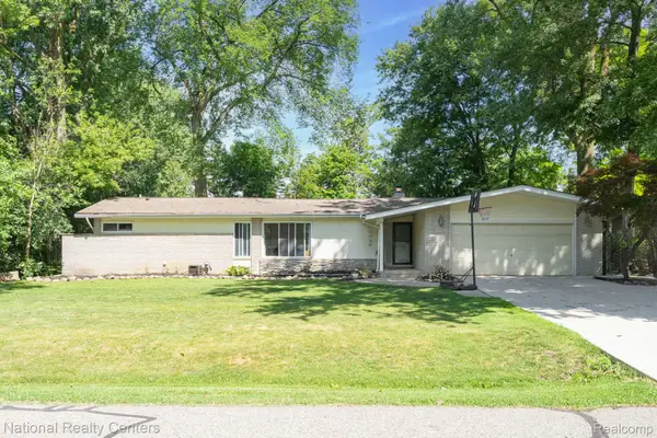 32484 Chesterbrook Street, FarmingtonHills, MI 48334