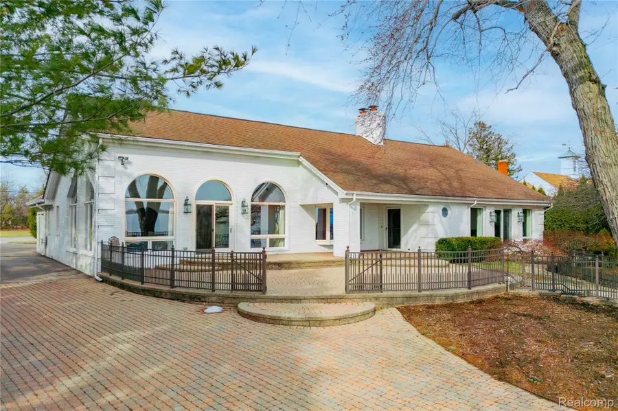 21774 East River Road, Grosse Ile, MI 48138 - #2