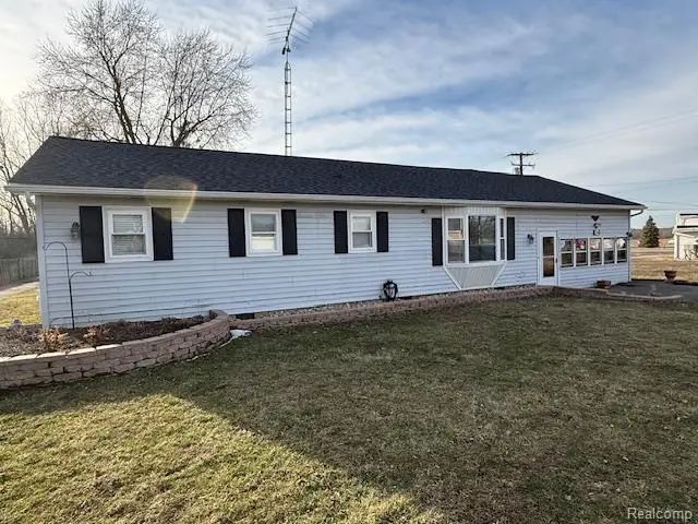 34 S Elba Road, Lapeer, MI 48446 - #1