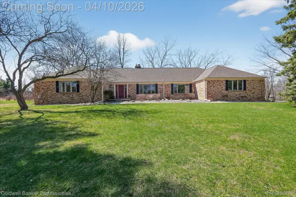 4380 Warwick Circle Drive, GrandBlanc, MI 48439