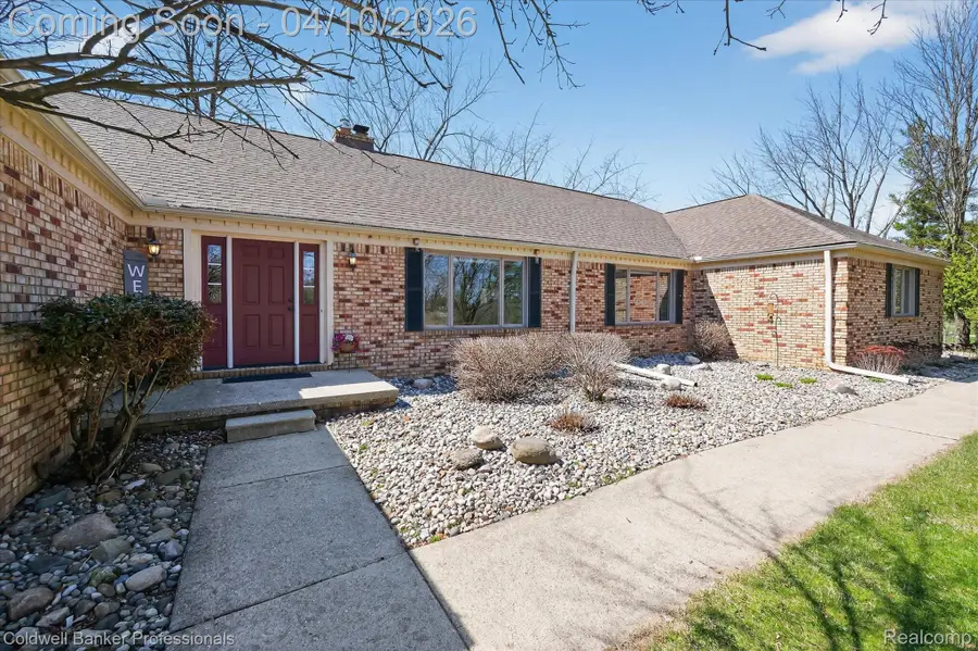 4380 Warwick Circle Drive, Grand Blanc, MI 48439 - #2