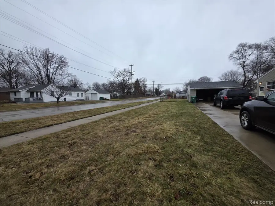 1842 Lathers Street, Garden City, MI 48135 - #2