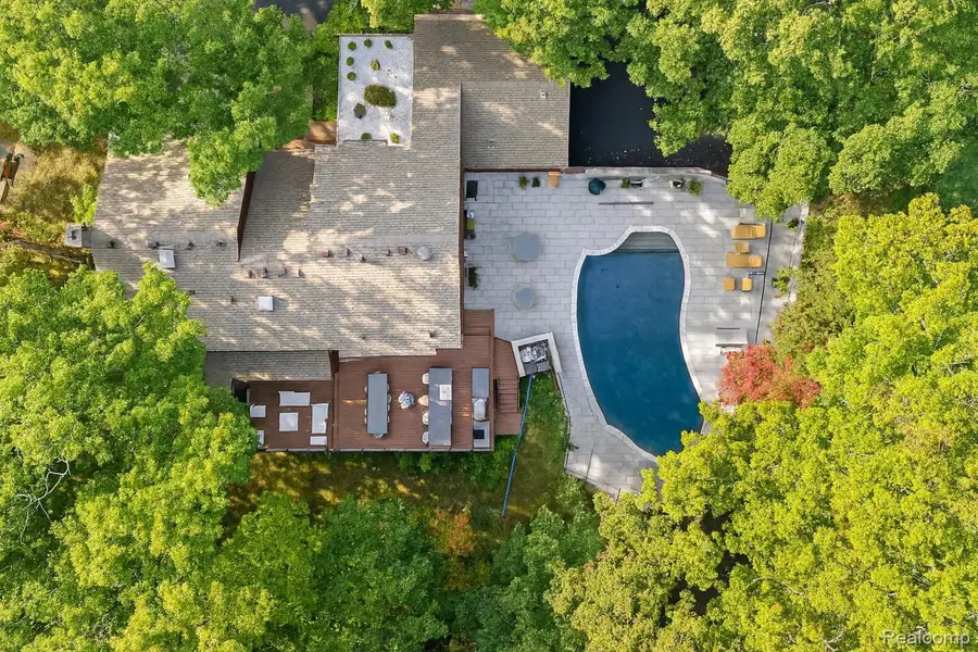 7371 Lindenmere Drive, Bloomfield, MI 48301 - #2
