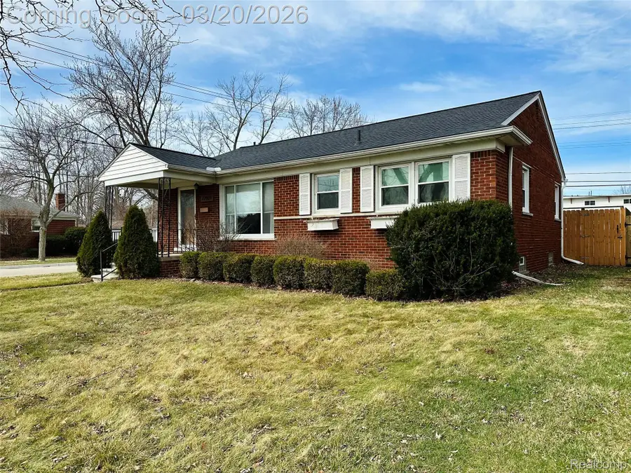 22801 Doremus Street, Saint Clair Shores, MI 48080 - #2