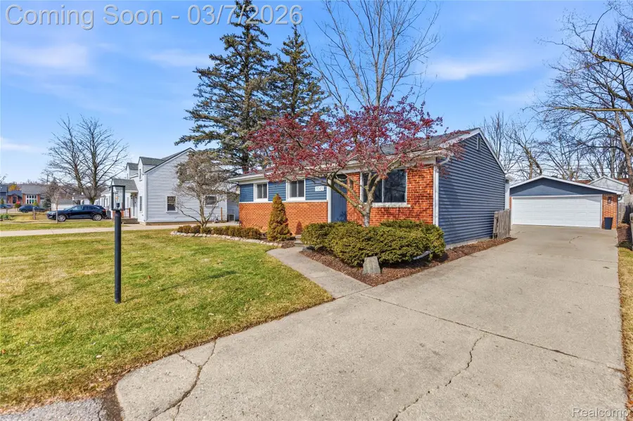1043 Arthur Drive, Troy, MI 48083 - #2