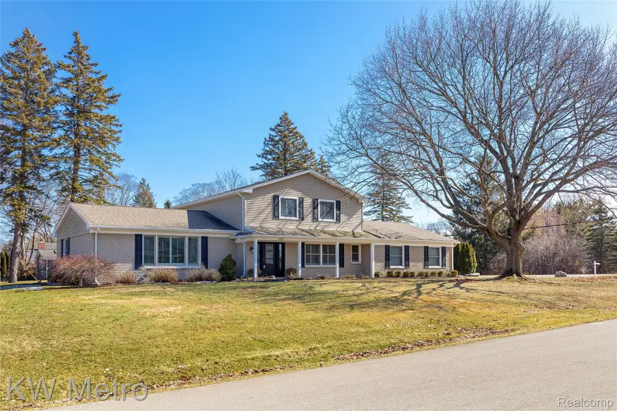 5897 Sutters Lane, Bloomfield, MI 48301 - #2