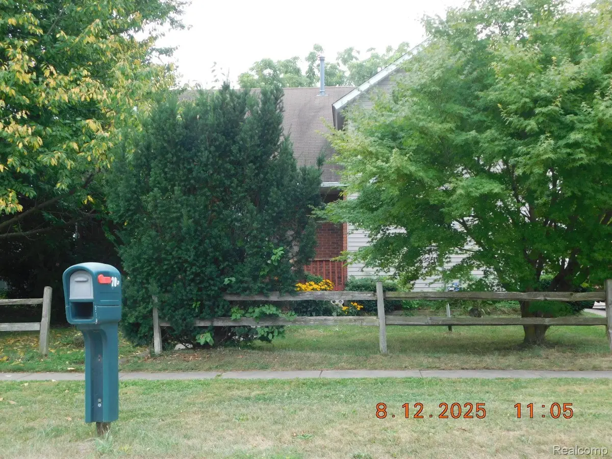 207 Garden Lane, Fowlerville, MI 48836 - #1