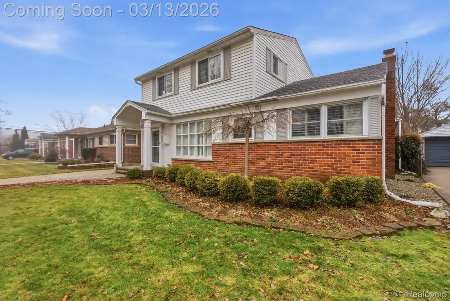 22948 Lingemann Street, Saint Clair Shores, MI 48080 - #3