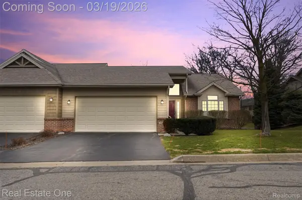 2264 Willow Tree Drive, Brighton, MI 48116