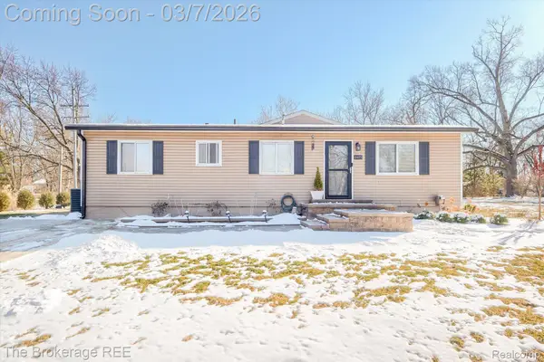 4405 Green Lake Road, WestBloomfield, MI 48323