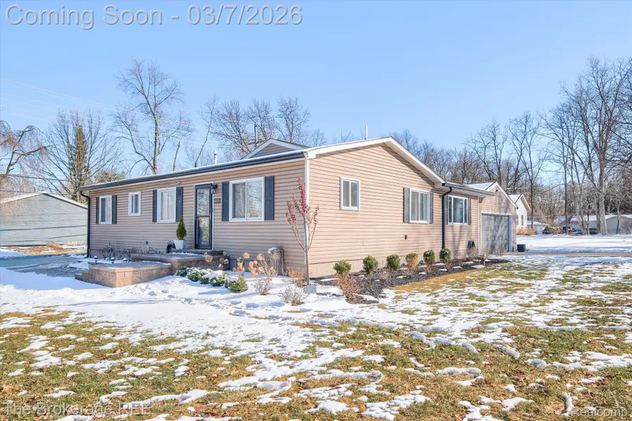 4405 Green Lake Road, West Bloomfield, MI 48323 - #2