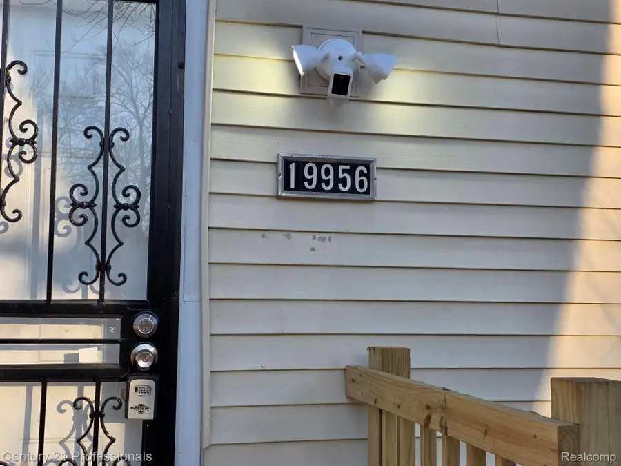 19956 Faust Avenue, Detroit, MI 48219 - #3