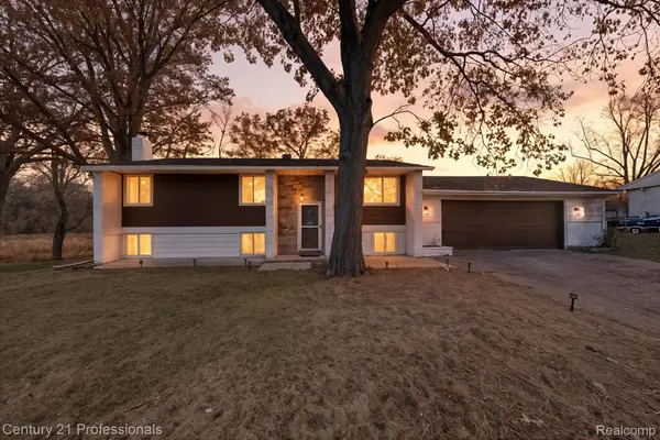 1268 Amarillo Street, WolverineLake, MI 48390