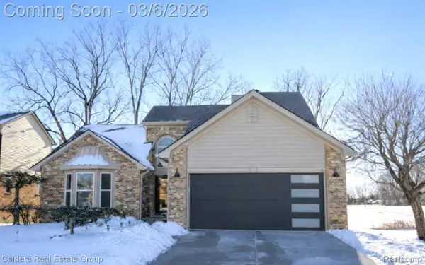 12838 Rolling Brook Court, SterlingHeights, MI 48313