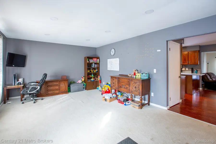 6101 Belsay Road, Grand Blanc, MI 48439 - #3