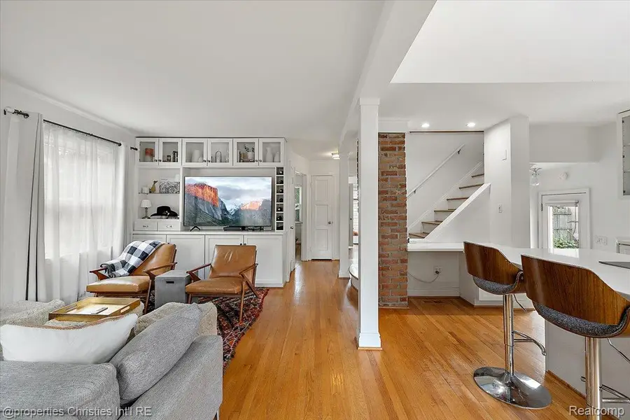 559 E Southlawn Boulevard, Birmingham, MI 48009 - #3