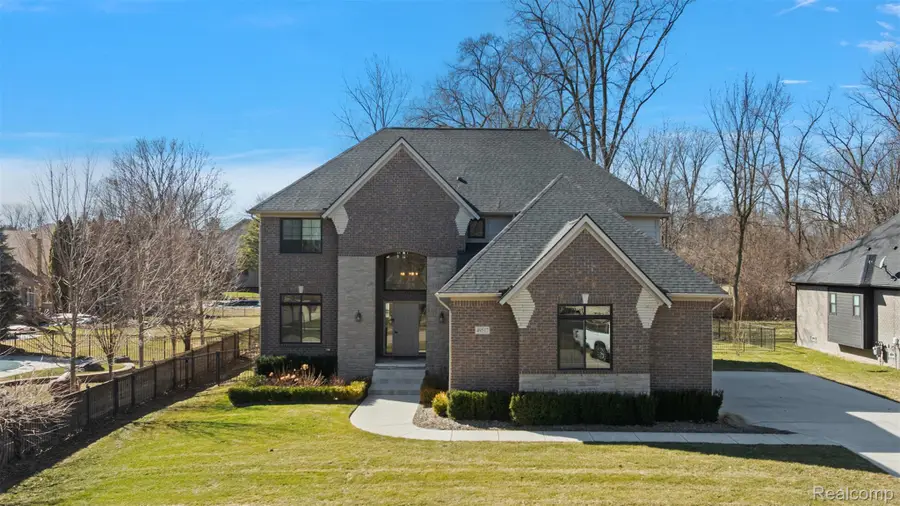 49517 White Mill Drive, Shelby, MI 48317 - #2