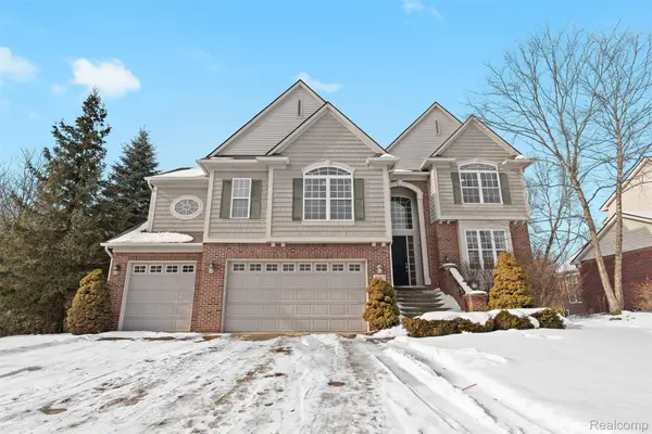 49681 S Glacier, Northville, MI 48168