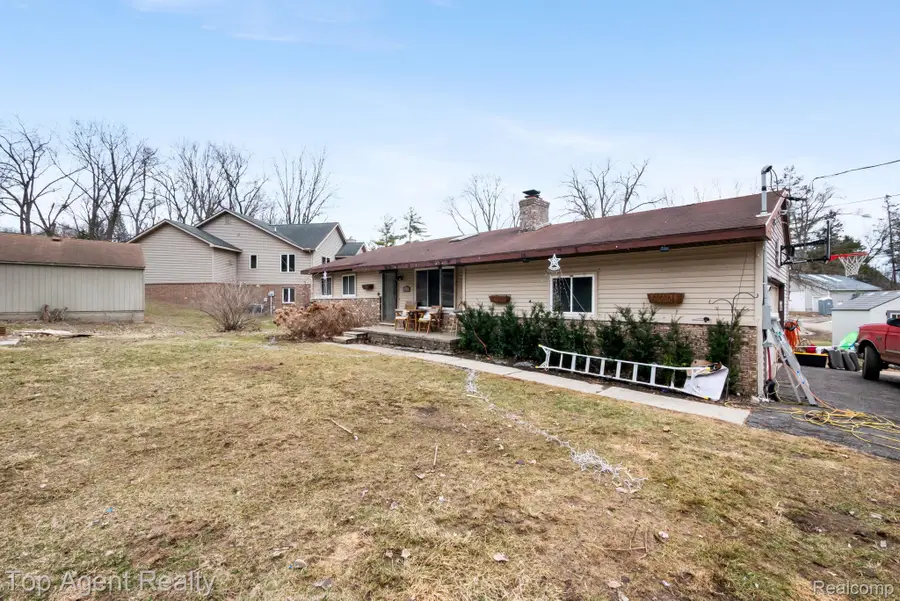 2065 Ridgemont Street, Commerce Township, MI 48382 - #3