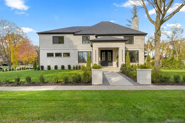 2211 Golfview Drive, Dearborn, MI 48128