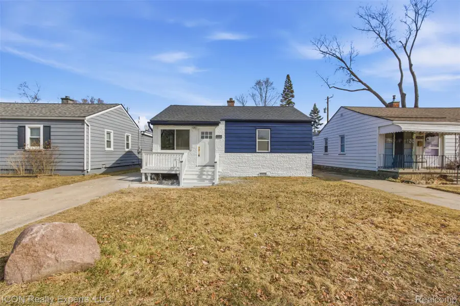 26066 Barrington Street, Madison Heights, MI 48071 - #2